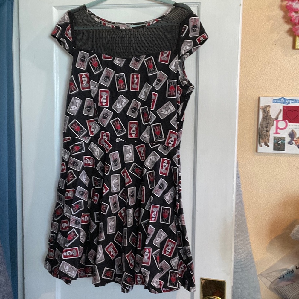 Hot Topic Lost Queen Dress Tarot Card Print Size XL